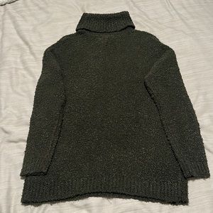 Women’s Forever 21 size small army green turtleneck sweater